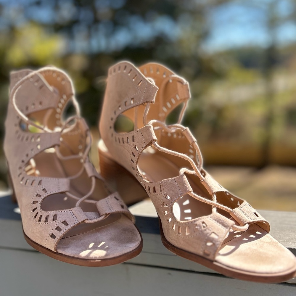 Mossimo Laser Cut Lace Up Heeled Sandals Blush Color Size 11